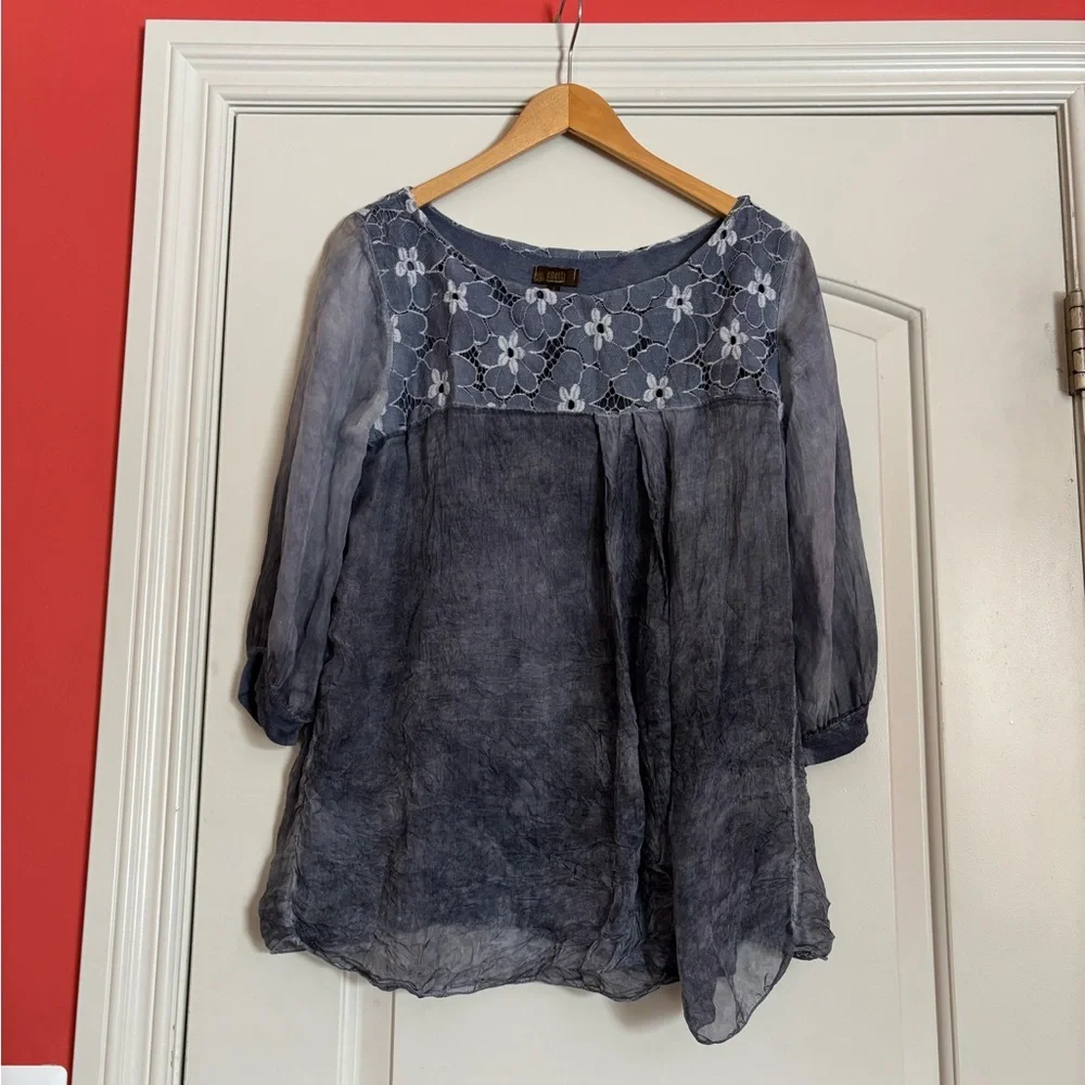 AMANTI Made In Italy Elegant Blue Silk Women's Top. Size Small. - Picture 1 of 6